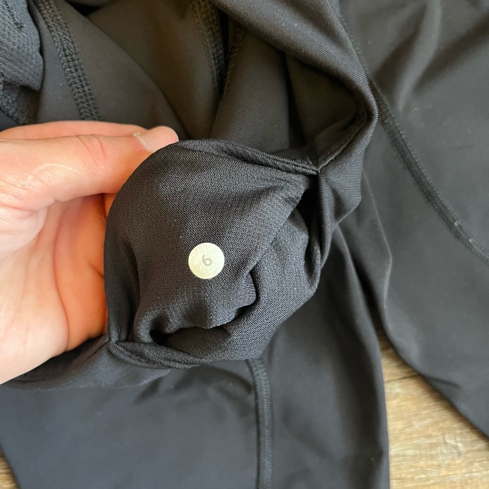 lululemon athletica Black Leggings mesh - Picture 4 of 4